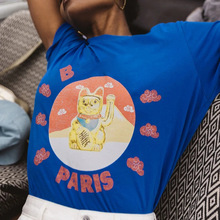 22夏法式新款女士招财猫印花俏皮减龄图案彩兰圆领休闲型短袖T恤