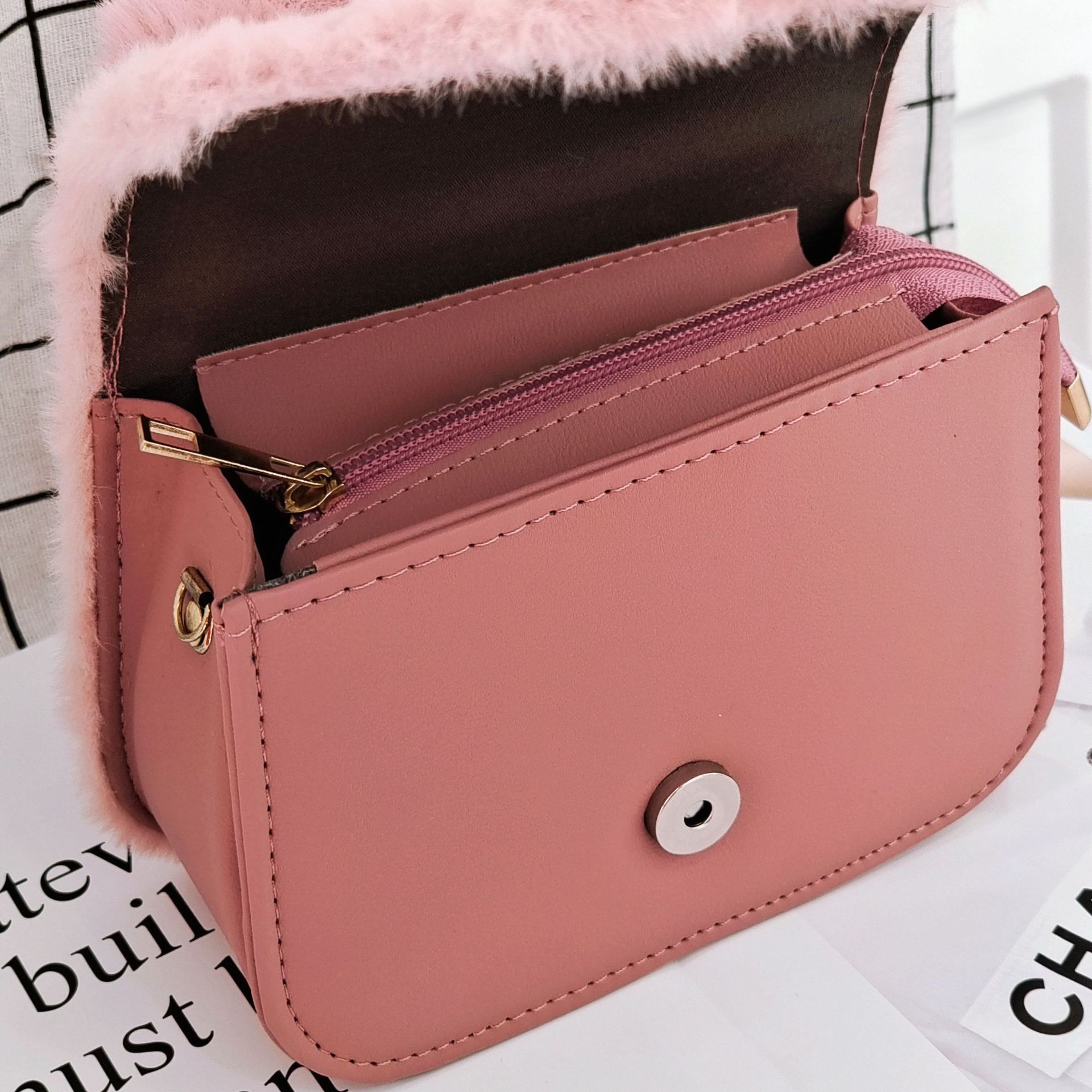 New Women's Bag Fashion Plush Small Cross-Body Bag All-Match Fashion Feel Good Texture Pure Colored Fresh Messenger Bag