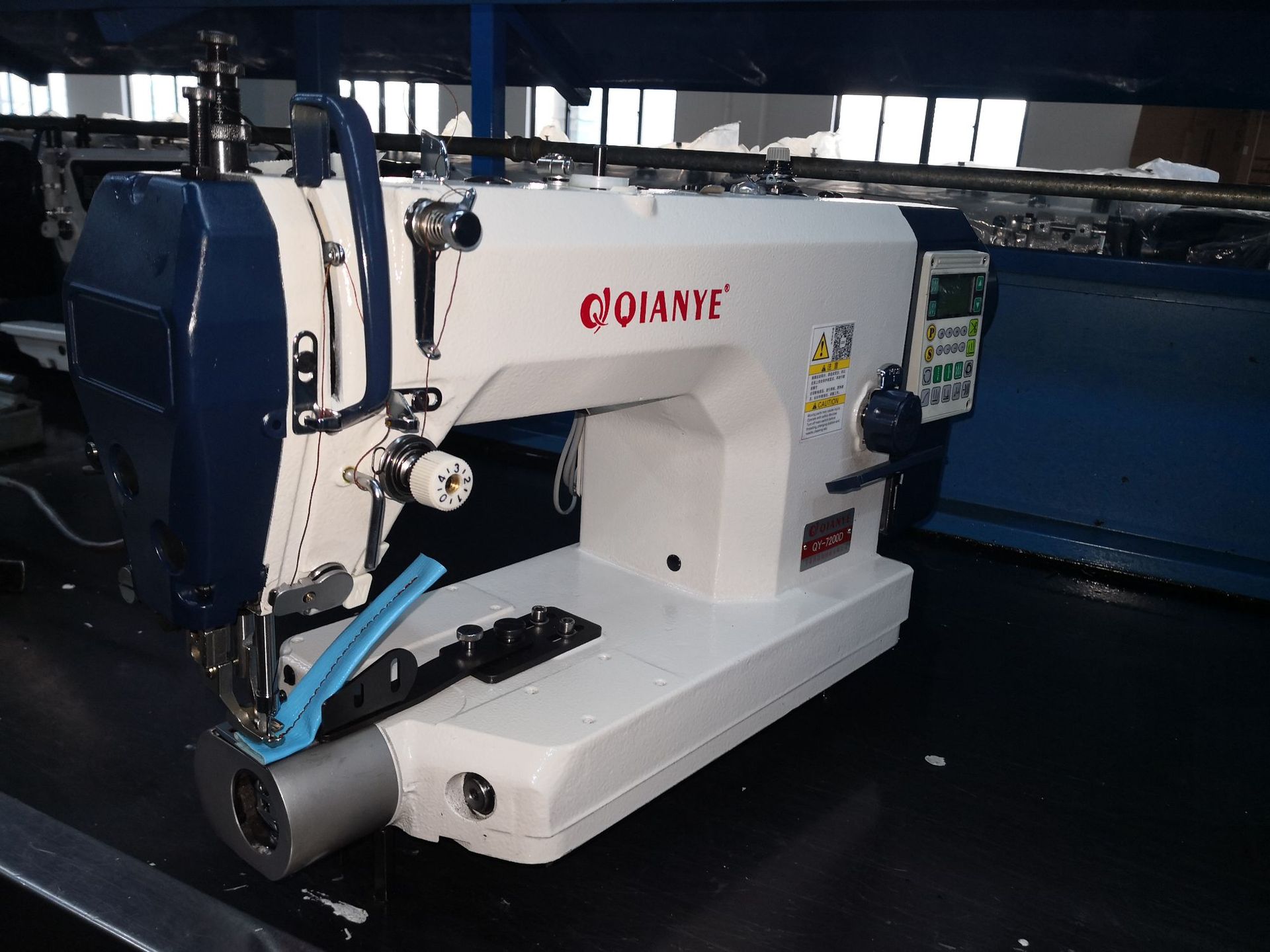 小嘴同步车小嘴电脑平车足球鞋帽dy车小嘴差动球类制帽缝纫机