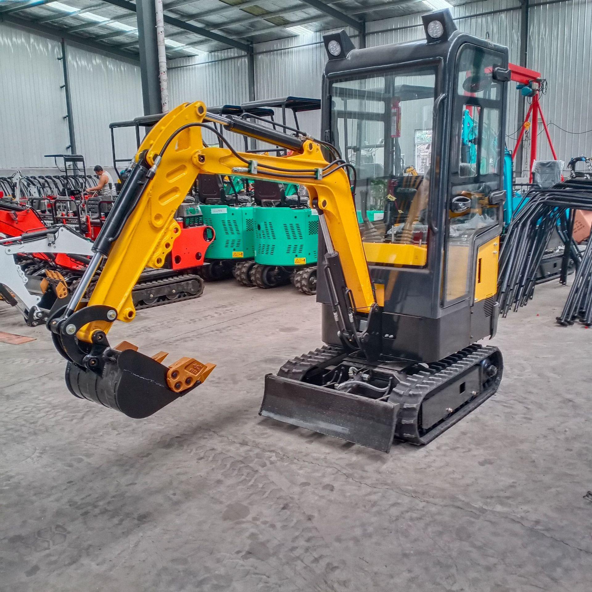 全新家用果园小型挖掘机农村旧房改造破碎小勾机 多用途1吨挖掘机