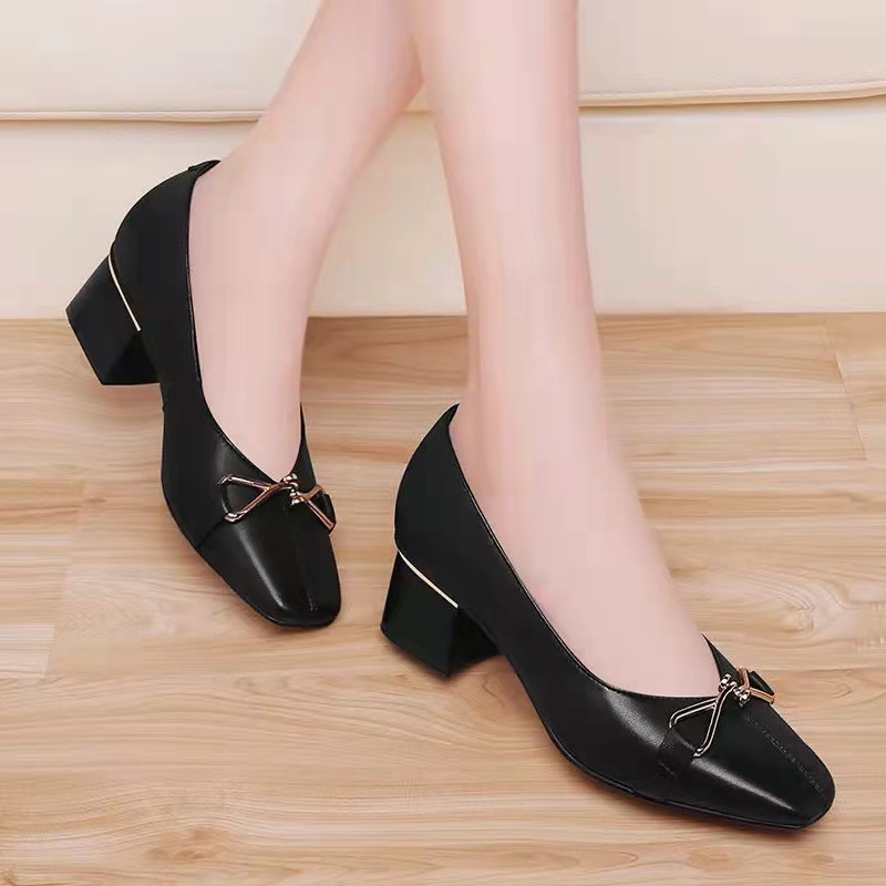 高跟鞋女粗跟方头2022新款鞋子浅口套脚单鞋女软底小皮鞋时尚女鞋