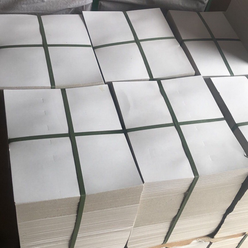 衬衣纸板服装内衬白板纸衬板包装纸皮硬纸板叠衣板电商包装纸