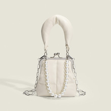 小众设计新款女包珍珠链条手提包温柔甜美风单肩包纯色软面夹子包