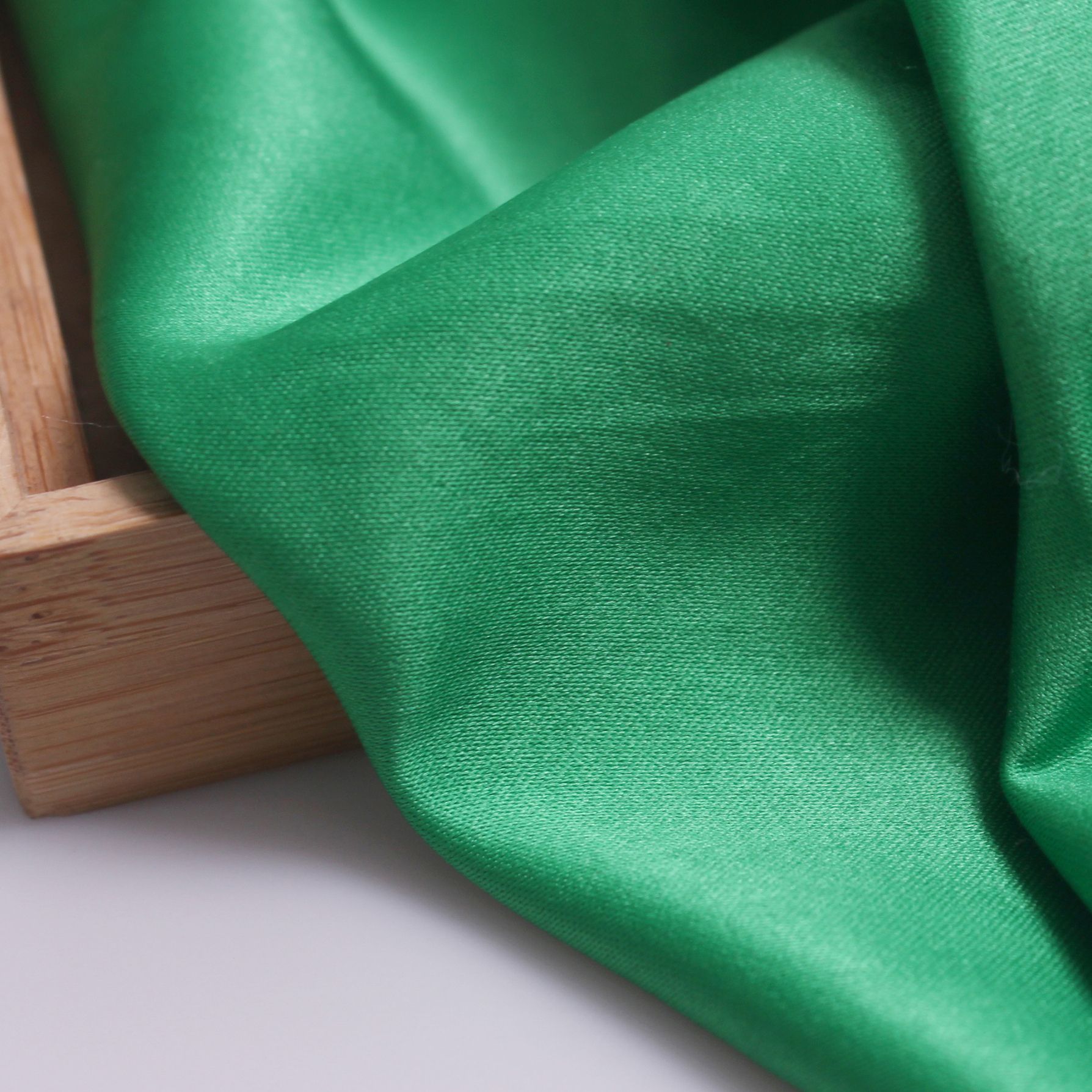 现货多色140克全涤缎桃缎纹桃皮绒 沙滩裤遮阳帽棉衣马甲夹克面料