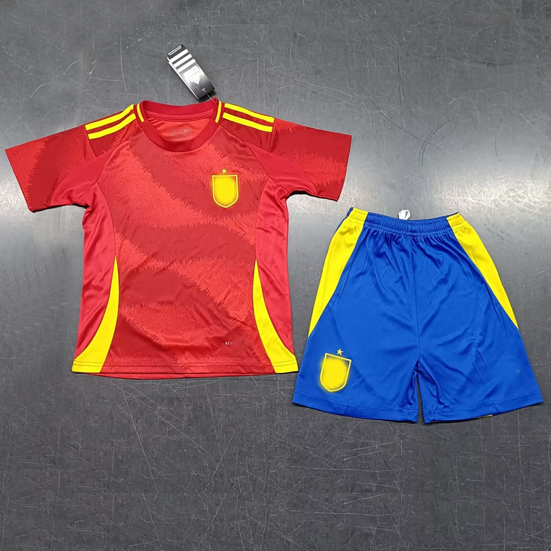 24-25西班牙主场儿童球衣短袖足球服套装学生赛服童装一套代发