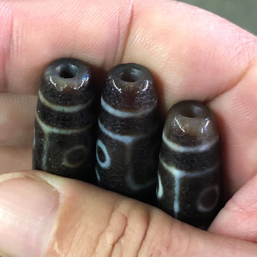 厂家批发西藏老玛瑙玉髓天珠橘皮纹九眼天珠藏式佛珠吊坠一件代发