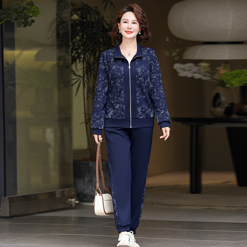 妈妈秋装运动服套装2024新款中老年女洋气时尚休闲外套春秋两件套