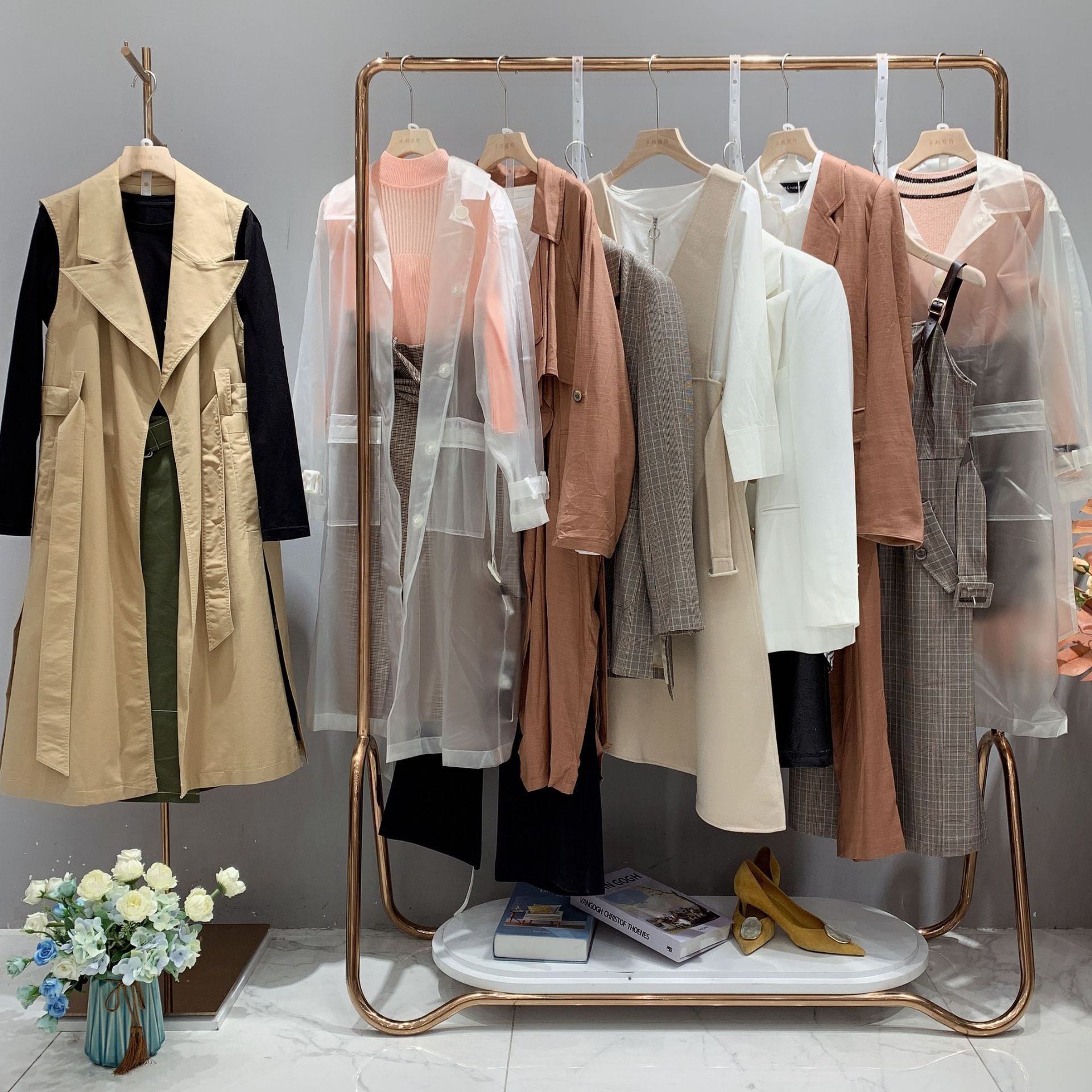 蔓诺蒂22春装品牌女装折扣尾货厂家低价清仓淘宝直播一手货源批发