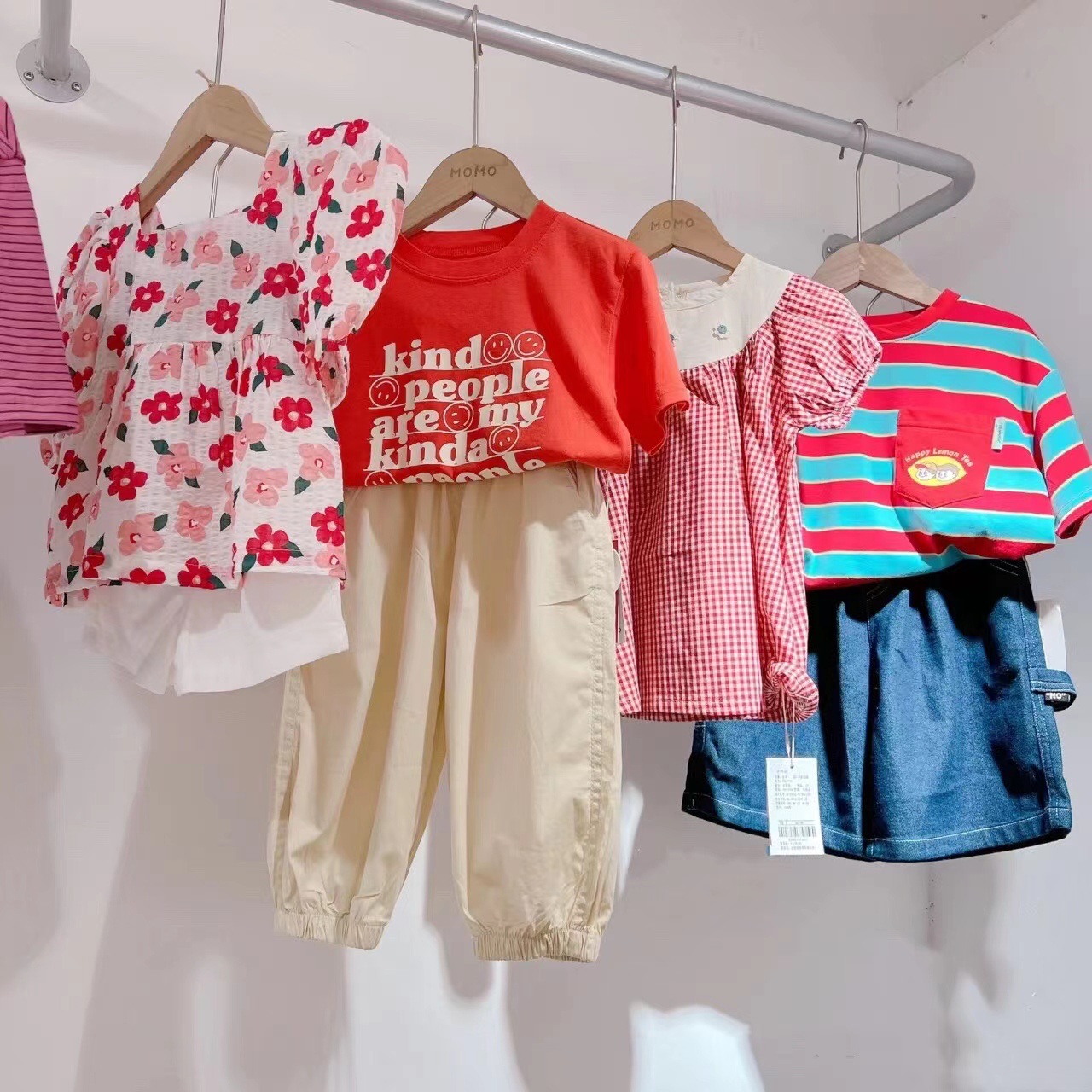 三个小朋友品牌折扣童装货源湖州织里批发实体店网络直播一手货源