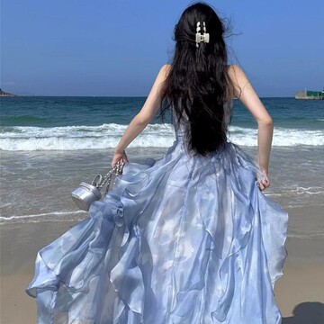 沙滩裙女三亚绝美小裙大理洱海裙子海边拍照衣服超仙度假风连衣裙