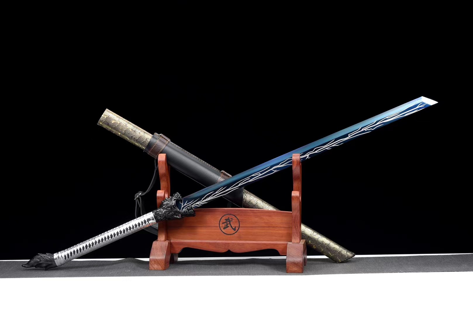 龙泉宝剑刀图片