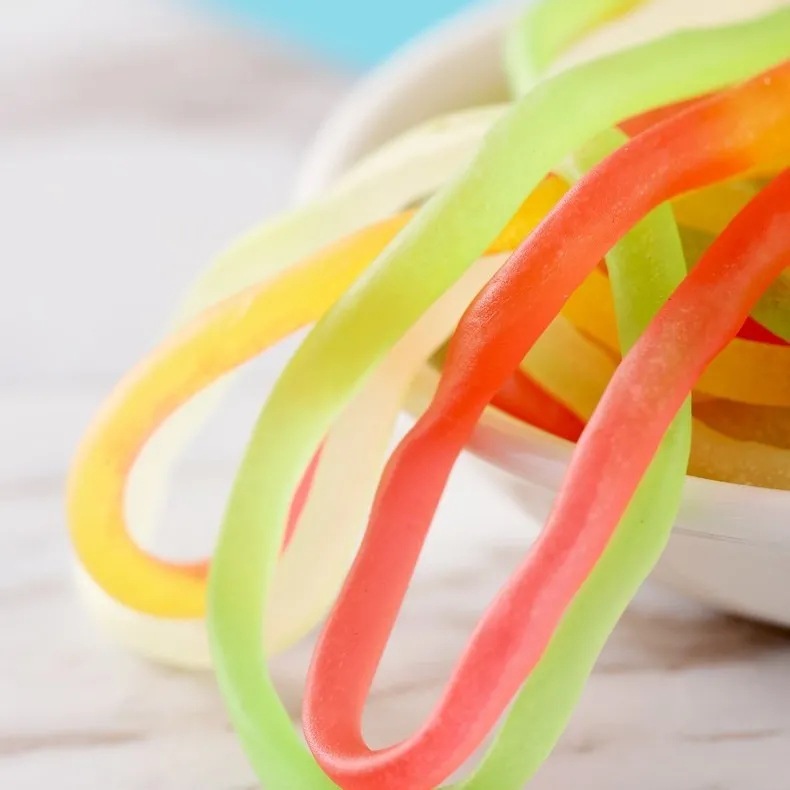 优卡五彩绳软糖彩虹橡皮绳糖8090怀旧软糖q糖果学生休闲零食批发