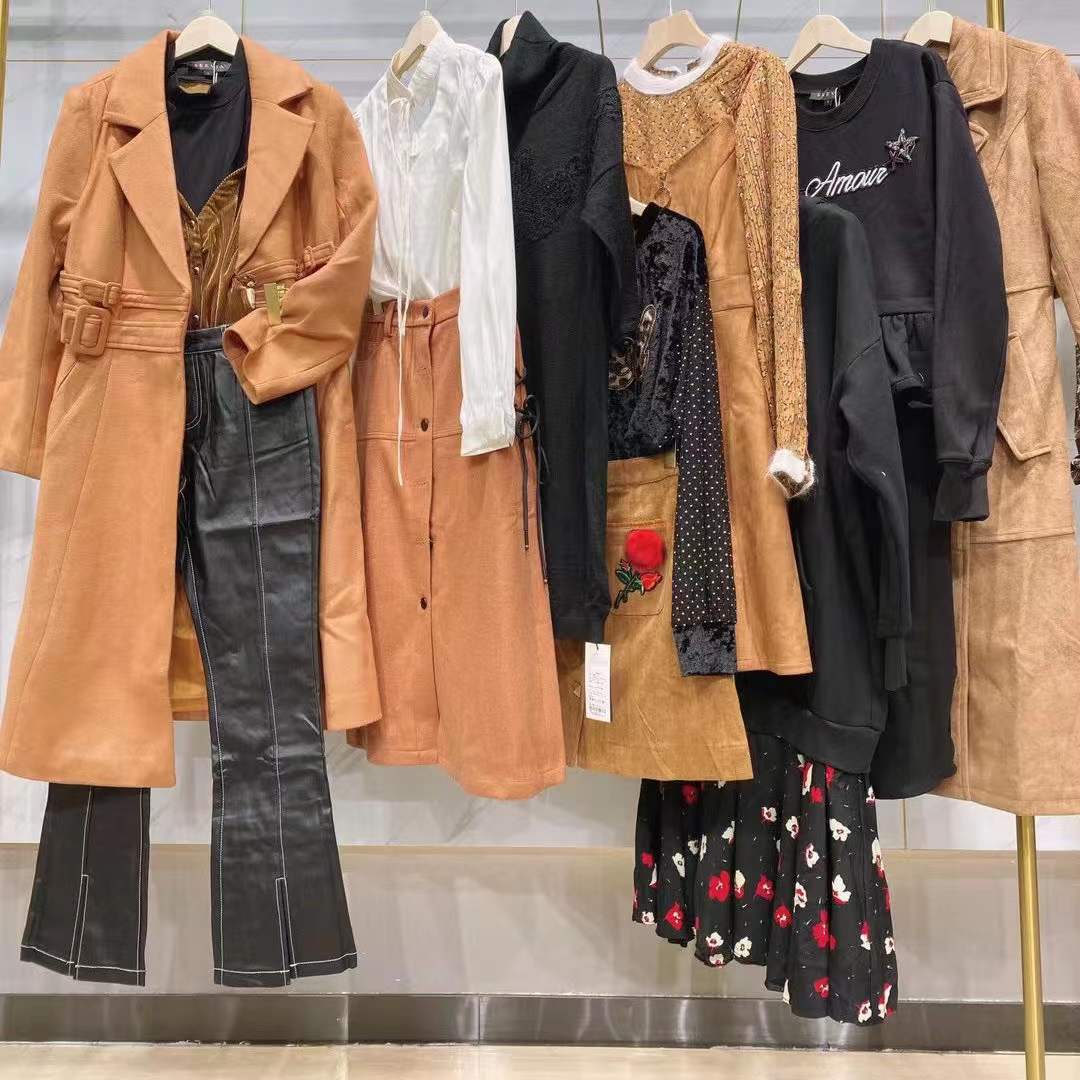 22春品牌女装新款休闲汉派组合女装大码杂款外贸走份批发实体货源