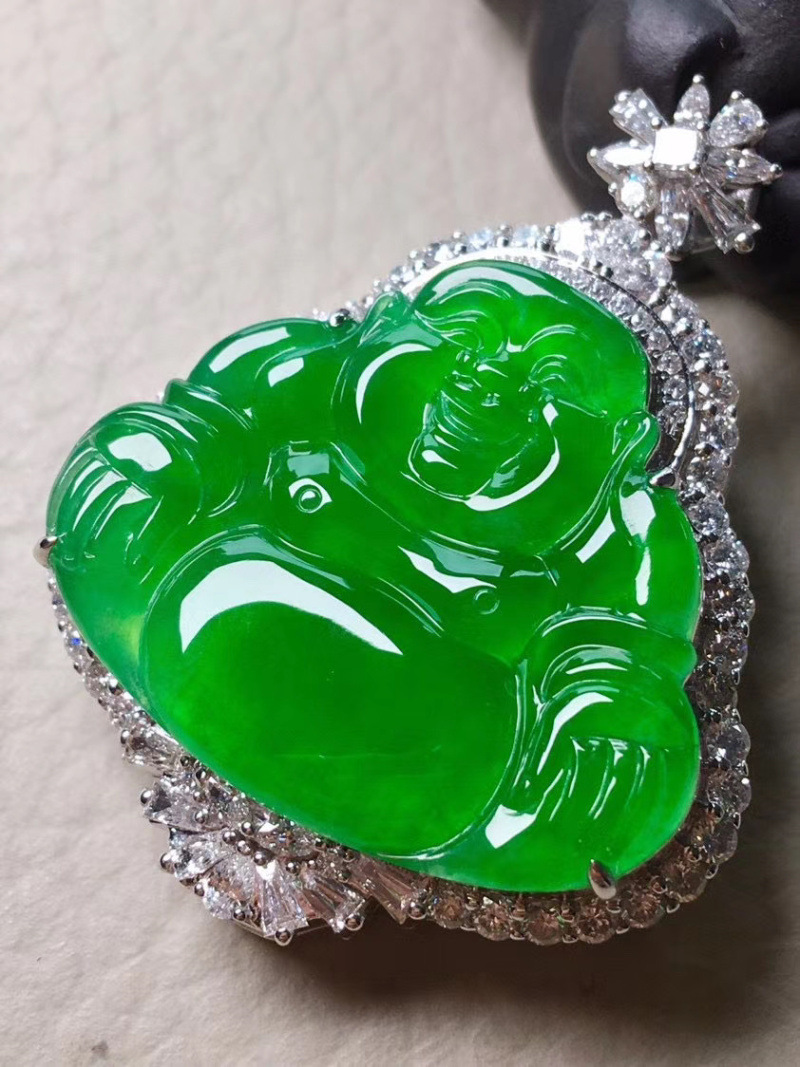 冰种阳绿翡翠吊坠