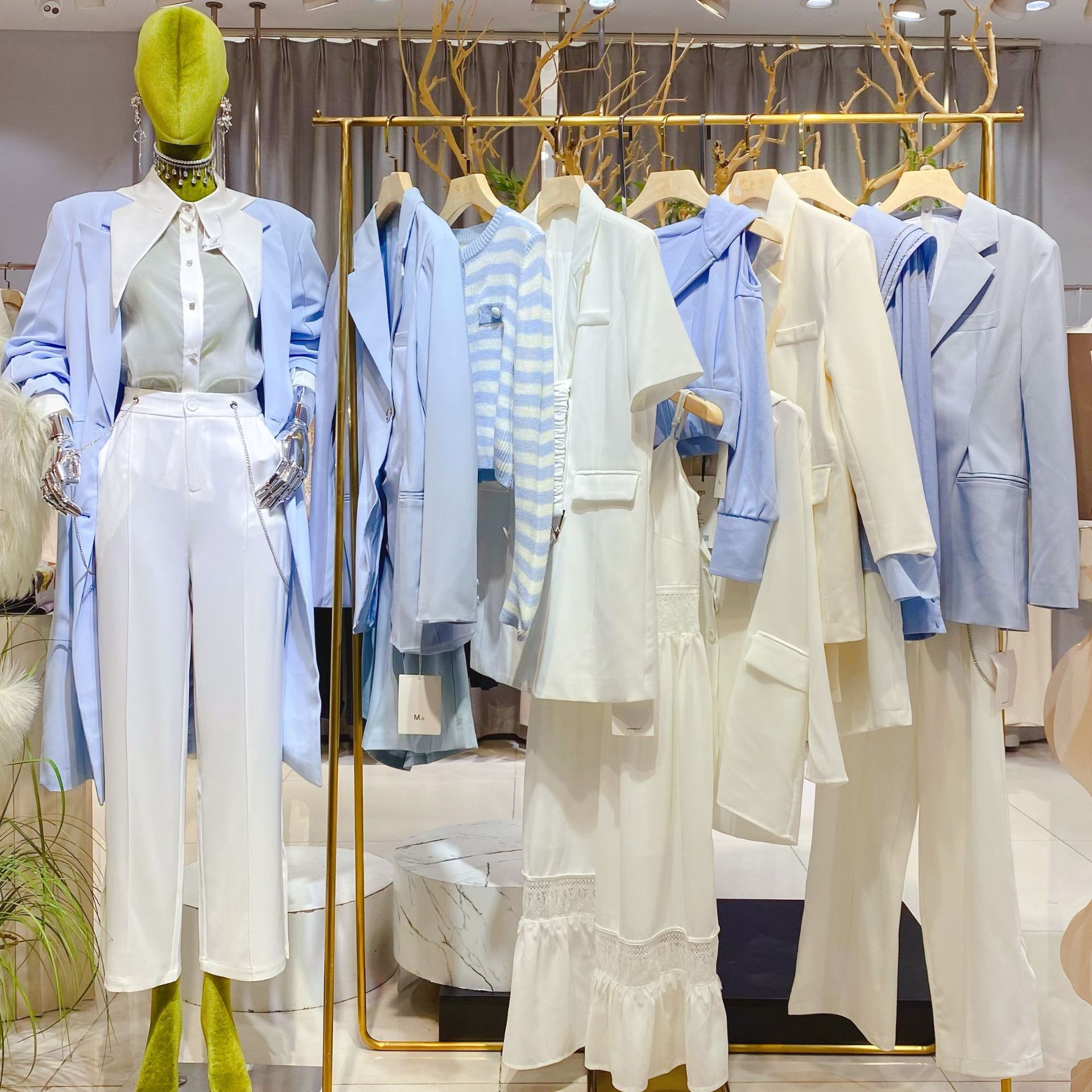 品牌撤柜女装尾单清货衣服广州十三行服装厂家一手货源批发伊芙丽