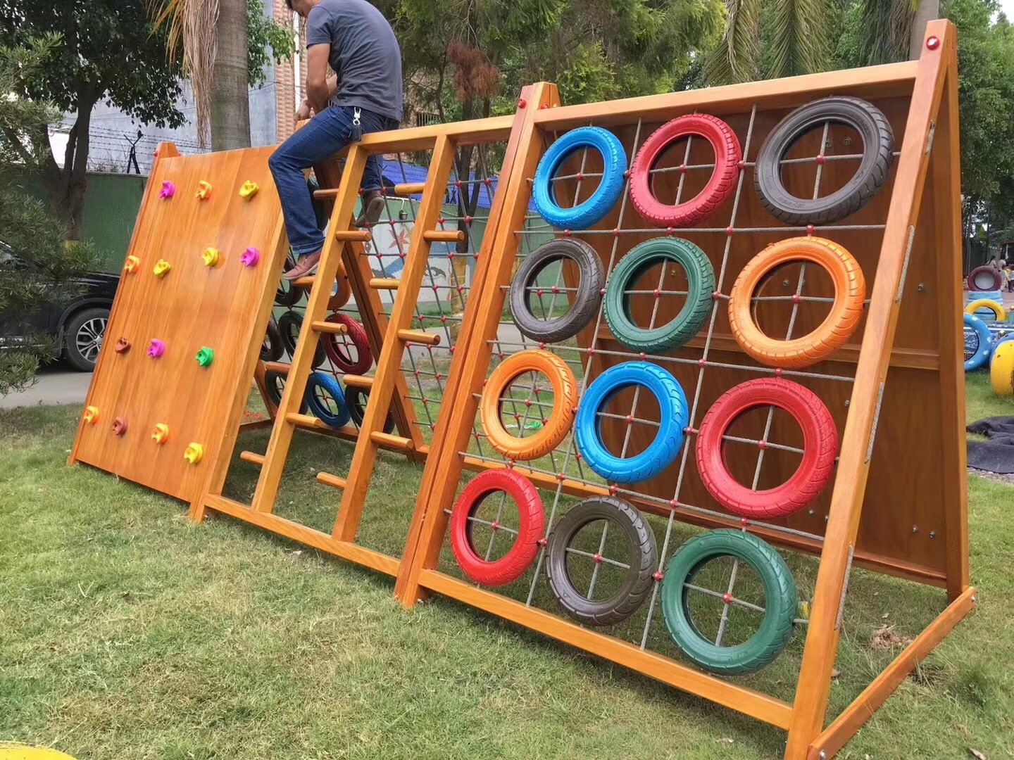 幼儿园轮胎攀爬架组合大型户外木质攀爬玩具黄花梨木六面爬网攀岩