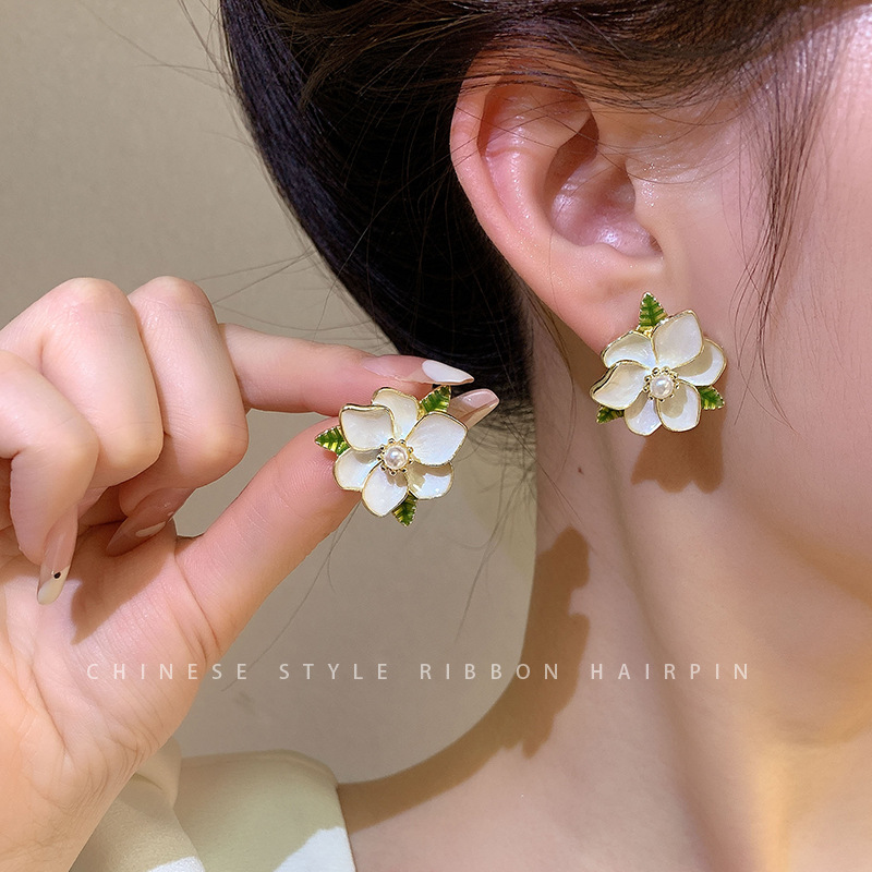 Green Ear Studs Sweet Girl Earrings 2023 New Early Spring Minority Simple 925 Sterling Silver Earrings Wholesale