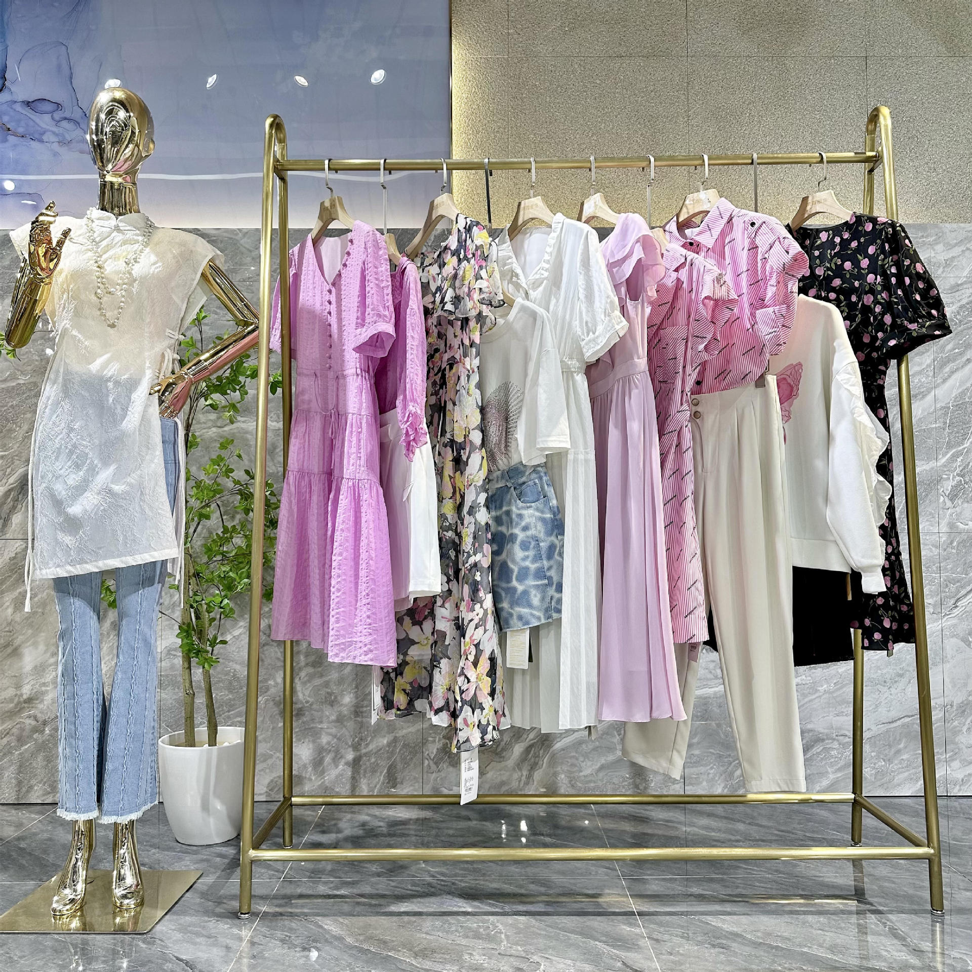 季候风直播爆款连衣裙货源专柜撤柜实体品牌折扣女装正品走份批发