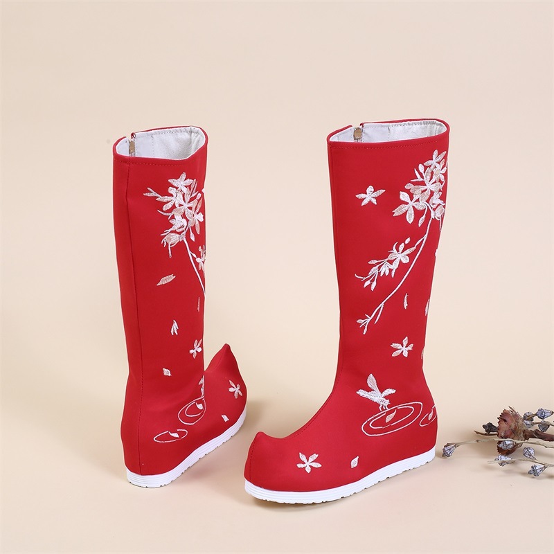 秋冬古风汉服靴子女原创古装绣花靴内增高古装布鞋女汉服长靴