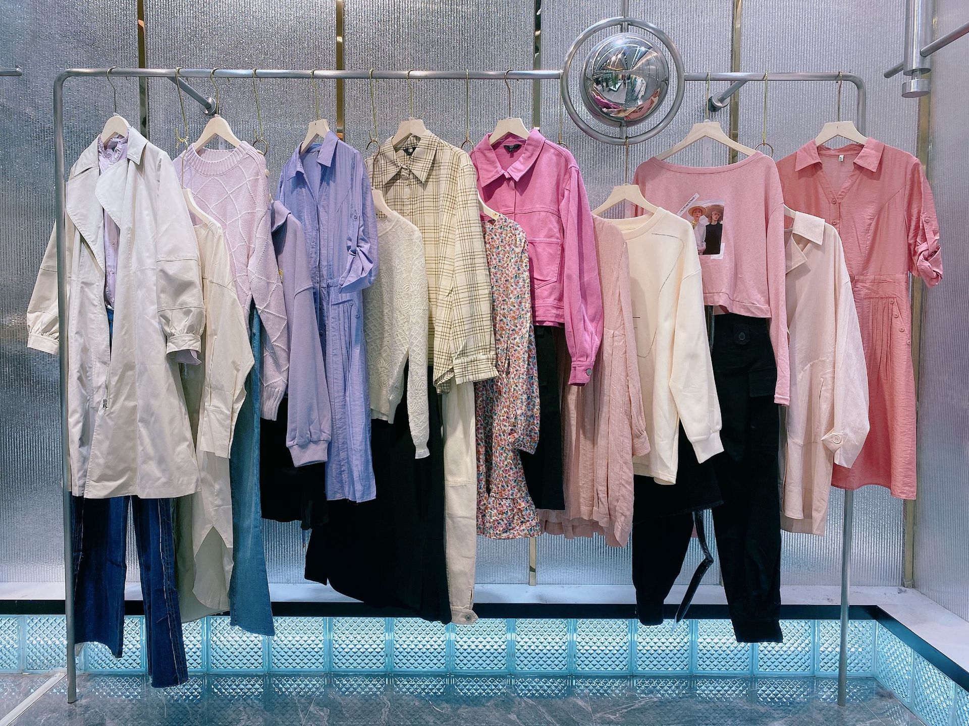 她图品牌折扣女装冬季批发进货实体店货源 撤柜衣服剪标折扣女装