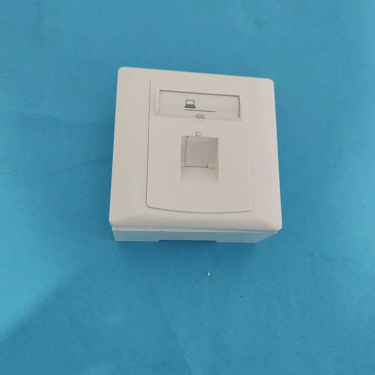新品86型贸易面板 网络墙壁开关 德式单口双口rj45rj11信息插座