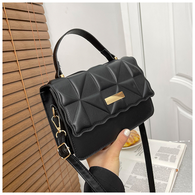 Spring 2022 New Retro Simple Fashion Rhombus Single Shoulder Solid Color Casual Women's Bag Small Square Bag Portable Messenger Bag