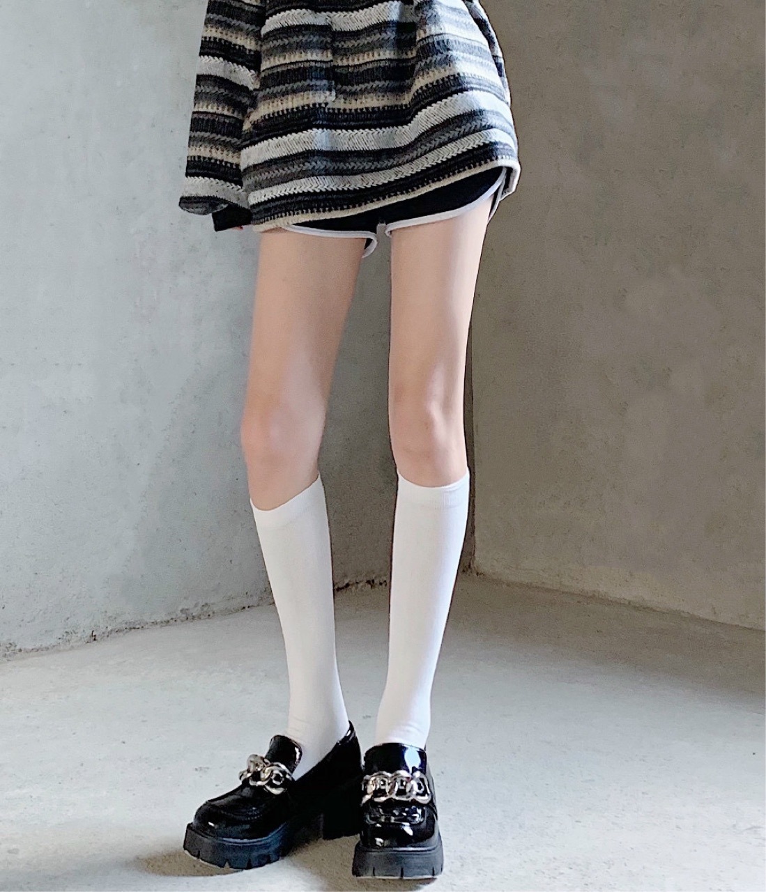 中筒袜日系学院风中厚黑白条纹长筒袜三条杠过膝高筒袜学生袜厂家