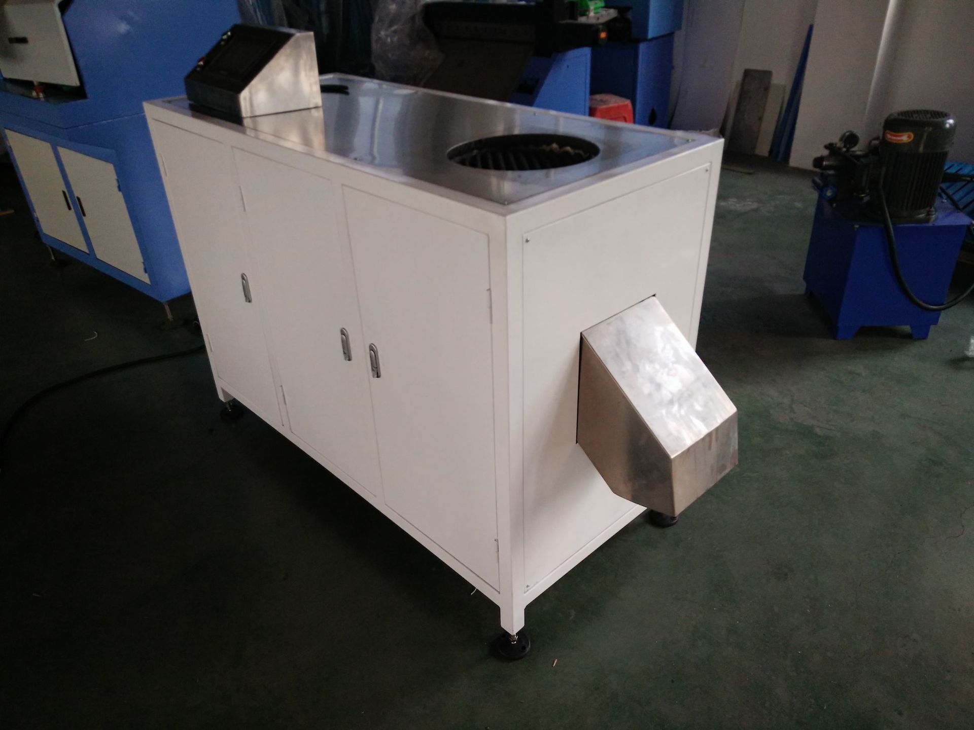 橡胶拆边机 全自动甩边机 橡胶制品去毛边设备 硅胶去毛边设备