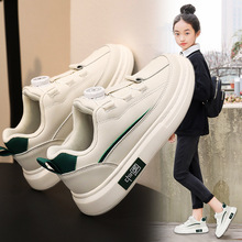 女童运动鞋2023秋季新款儿童跑步板鞋旋转纽扣小白鞋学生一件代发