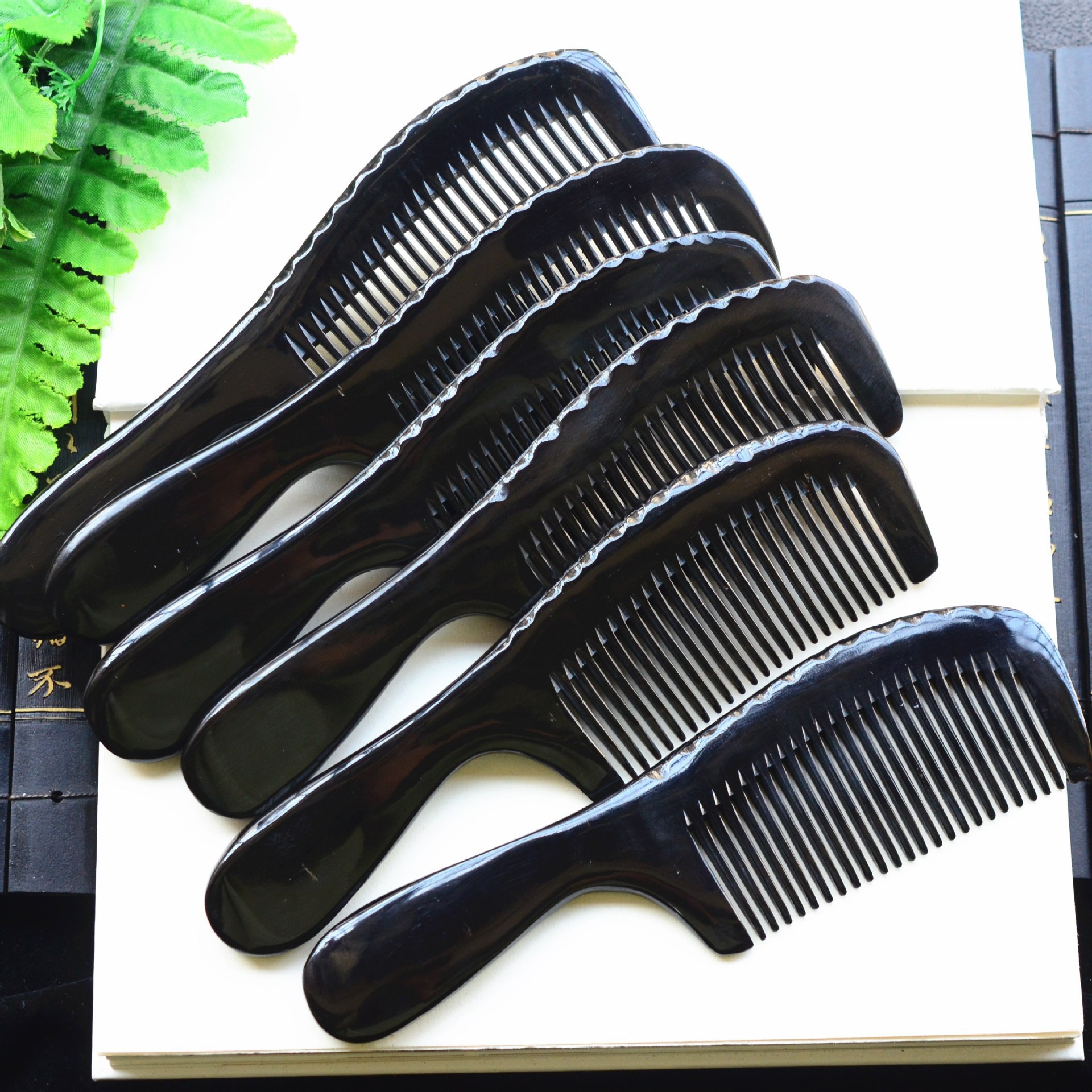 大号黑水牛角圆柄梳子批发黄牛角梳牦牛角梳按摩梳热销-阿里巴巴