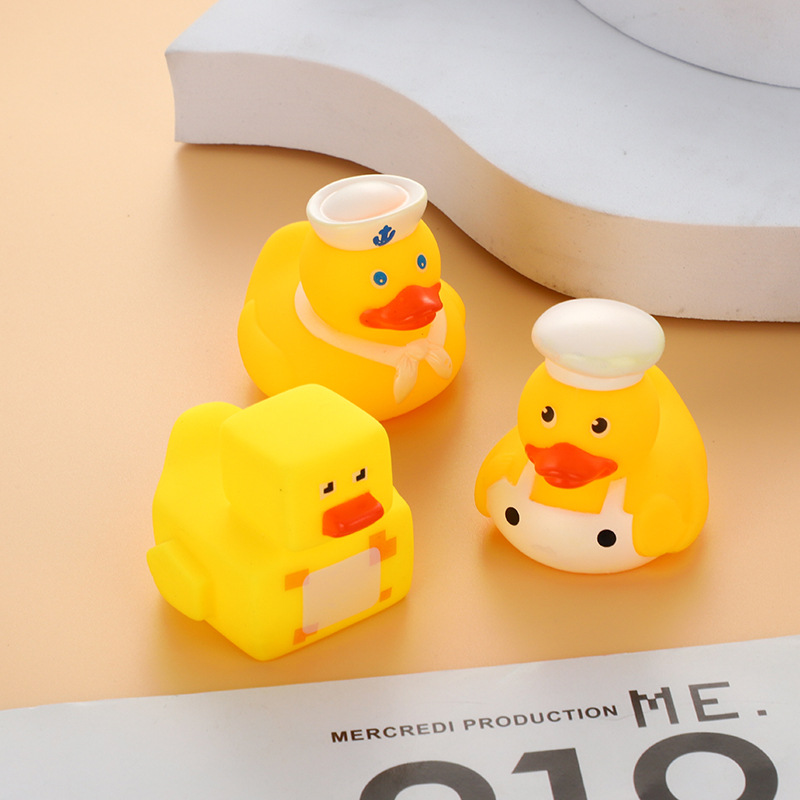 Creative Floating Halloween Modeling Small Yellow Duck Toy Squeeze and Sound Sound Baby Bath Toys Water Playing Small Yellow Duck