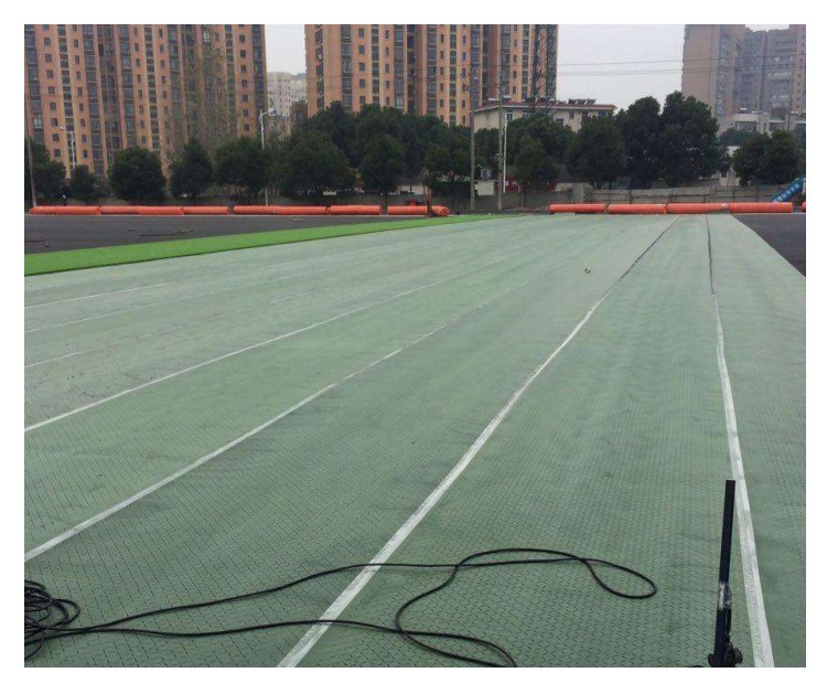 聚乙烯打孔缓冲垫室外足球场游乐场人工草坪减振止振缓冲垫10mm