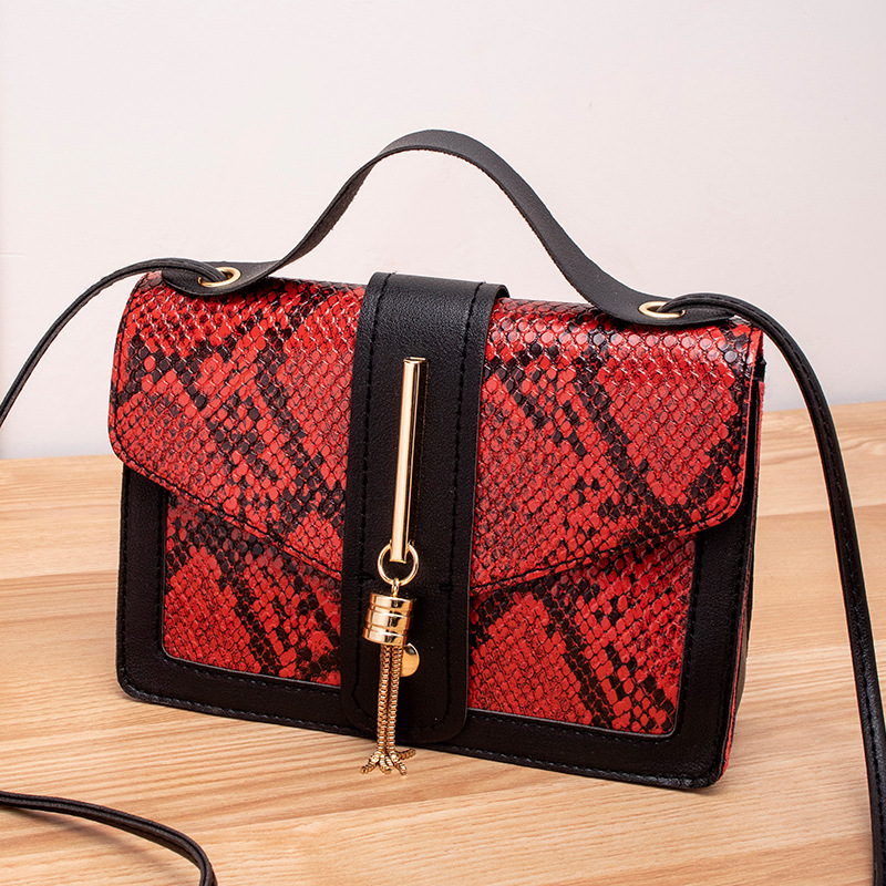 2022 Snake Pattern Textured Small Square Bag Fashion Personality Hardware Tassel Shoulder Women's Bag Portable Support One Piece Dropshipping