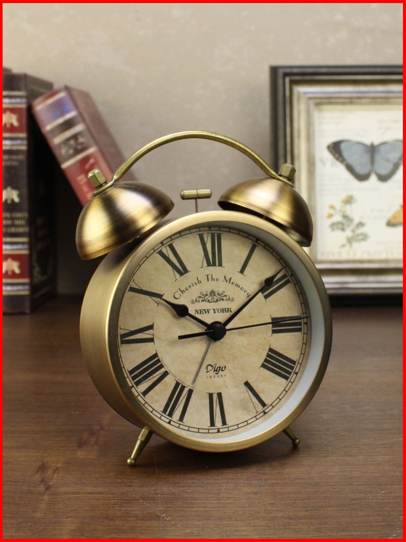 闹钟床头静音时钟客厅台式复古美式钟表摆件家用闹铃学生桌面座钟