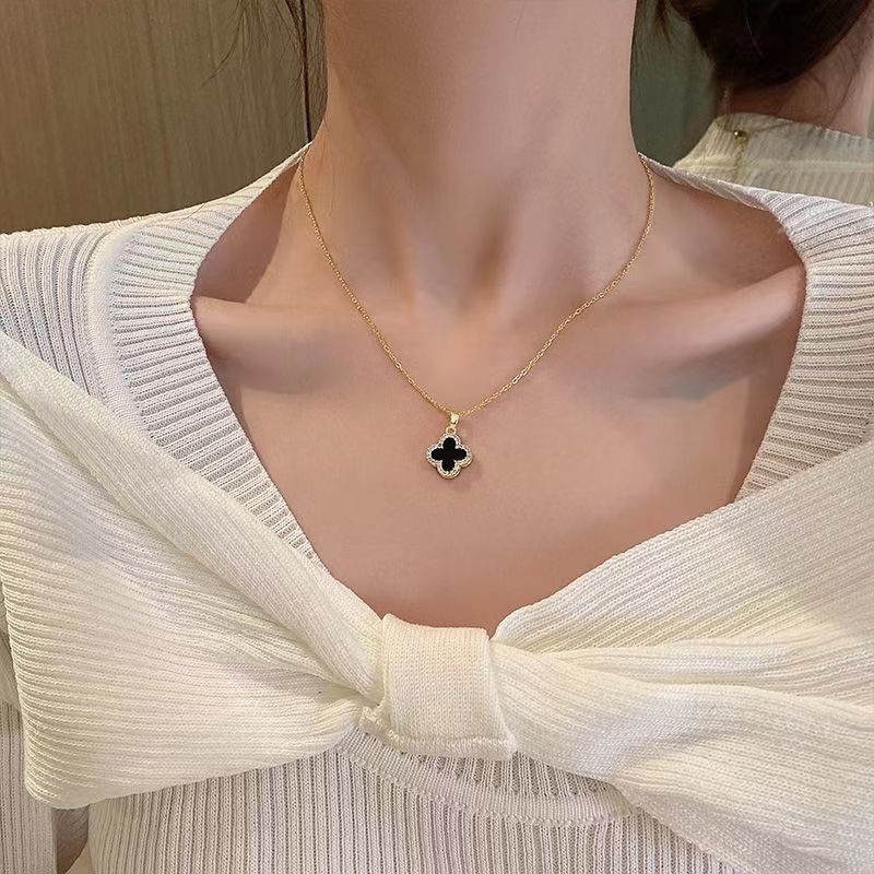 Japanese and Korean Style Yellow Gold Double-Sided Black and White Diamond Four-Leaf Clover Necklace Female Clover Pendant Clavicle Chain Internet Influencer Accessories