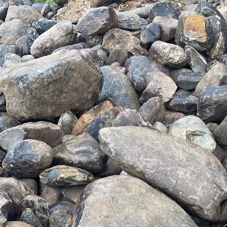 黑色野山石 枯山水景观石 老皮黑石头 自然河石 自然鹅卵石批发