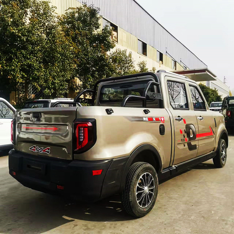 燃油款大功率山区爬坡货车 成人双排座四轮皮卡车 家用封闭四轮车