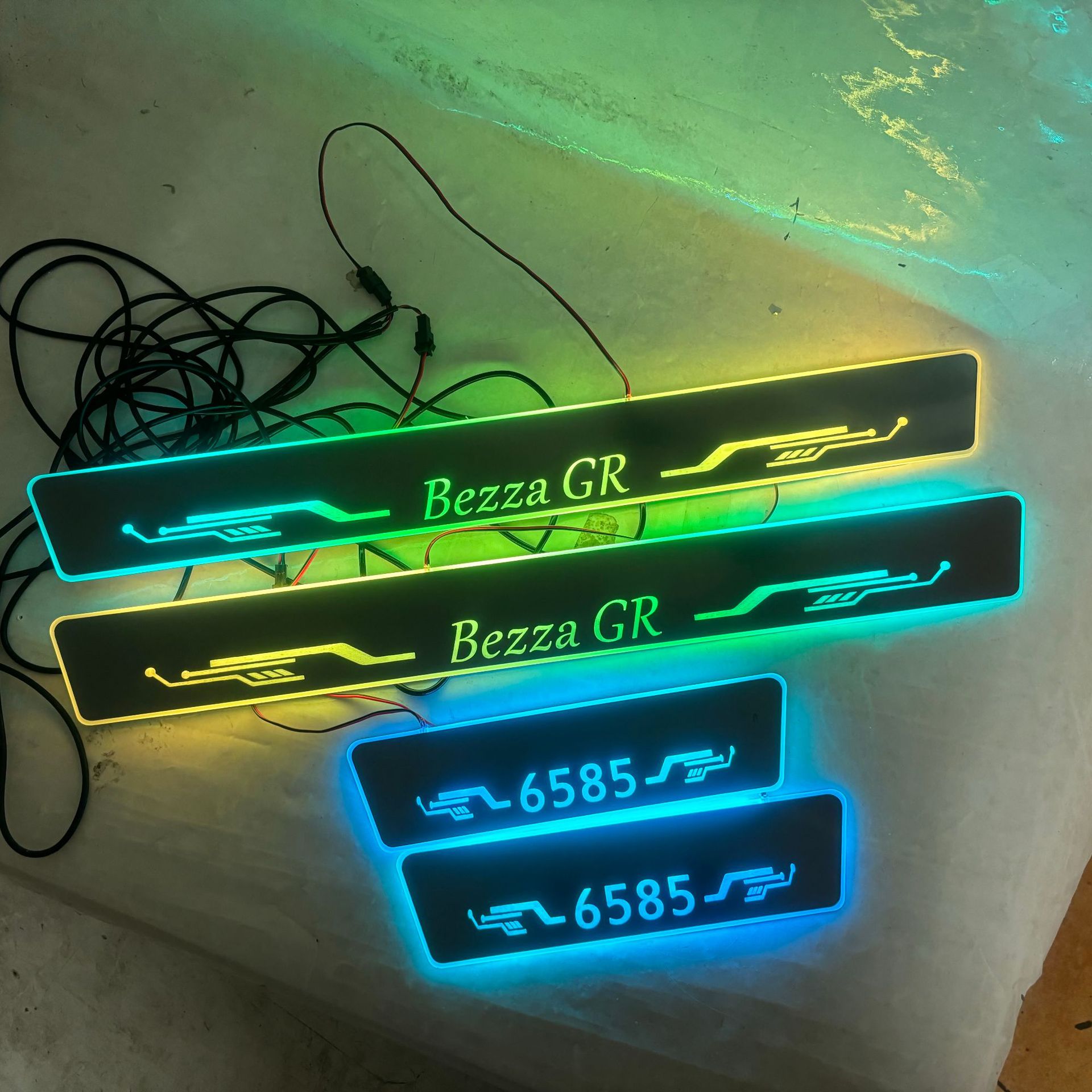 4片适用于perodua bezza流光幻彩门槛条 bezza带led灯迎宾踏板