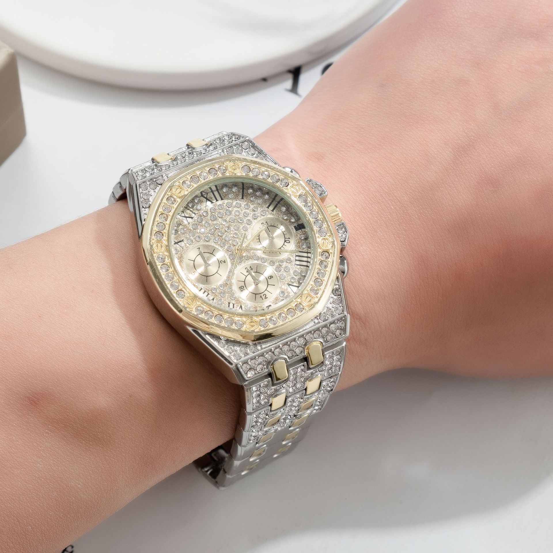 直播热卖外贸爆款满钻镶钻时尚三眼罗马纹男士手表男表石英表腕表