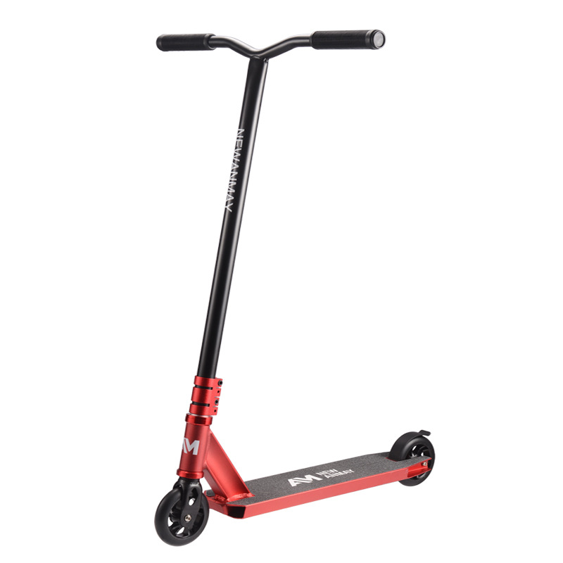 滑板车双脚蛙式