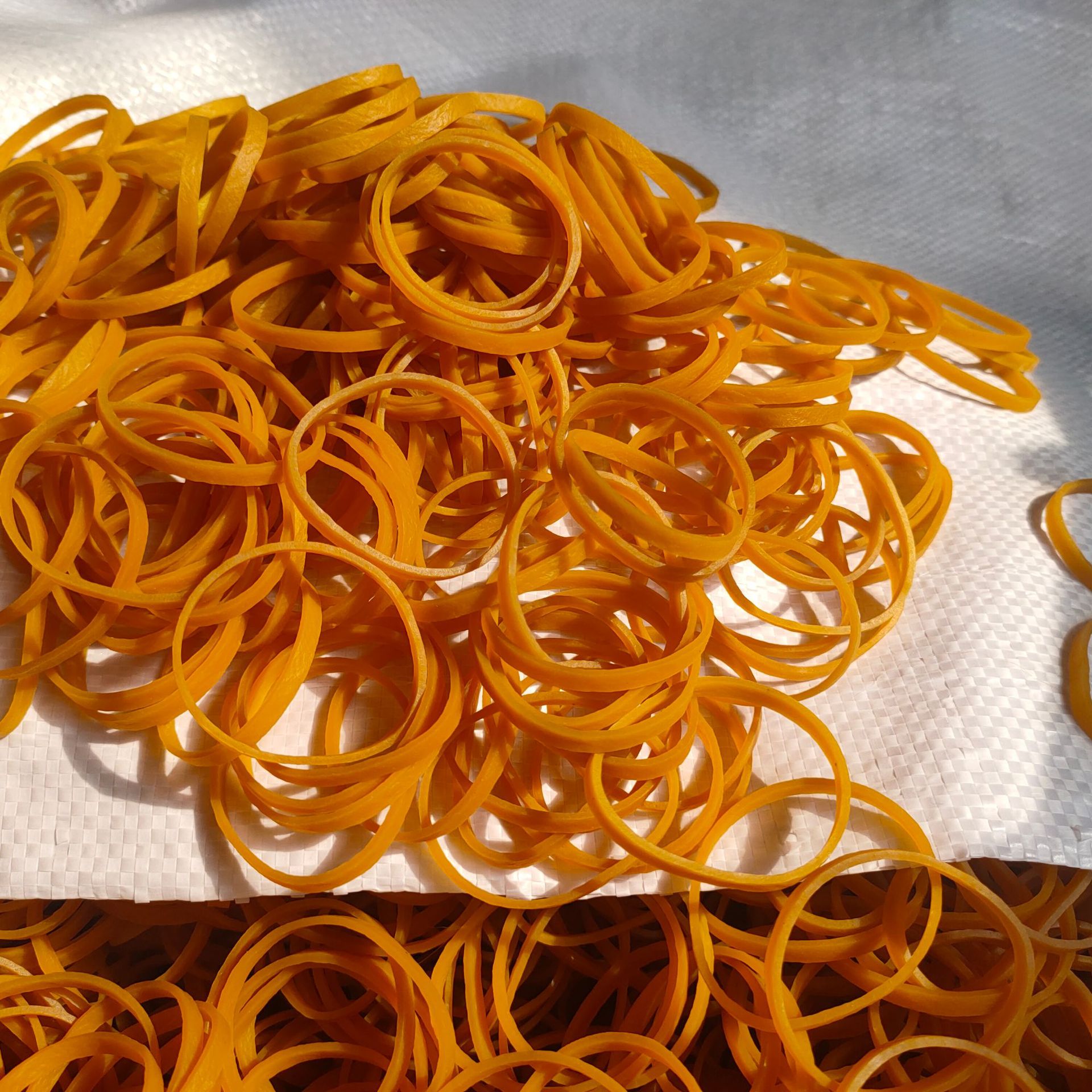 厂家自销38*4黄色橡皮筋 工业用袖口手套袖套皮筋 捆菜橡皮筋批发