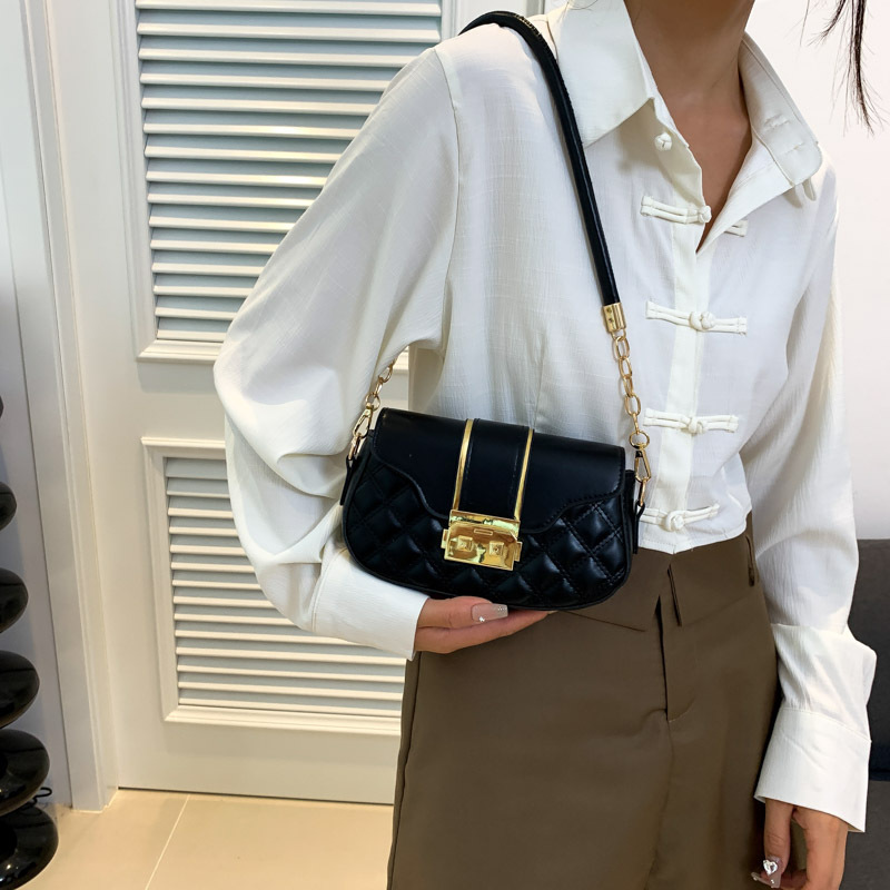 Diamond Embroidery Thread 2023 Western Style Lock Personal Leisure New Popular Chain Crossbody Shoulder Underarm Small Square Bag