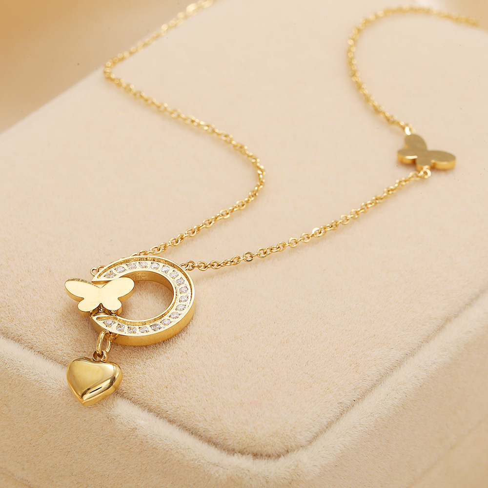 蝴蝶心形项链轻奢设计感项链女锁骨链女钛钢气质配饰品吊坠不掉色