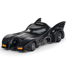 奇艺1:24蝙蝠战车合金仿真模型车回力声光带喷雾音乐模型摆件收藏