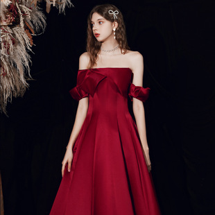 酒红色敬酒服新娘2024新款宴会气质结婚礼服显瘦一字肩晚礼服裙女