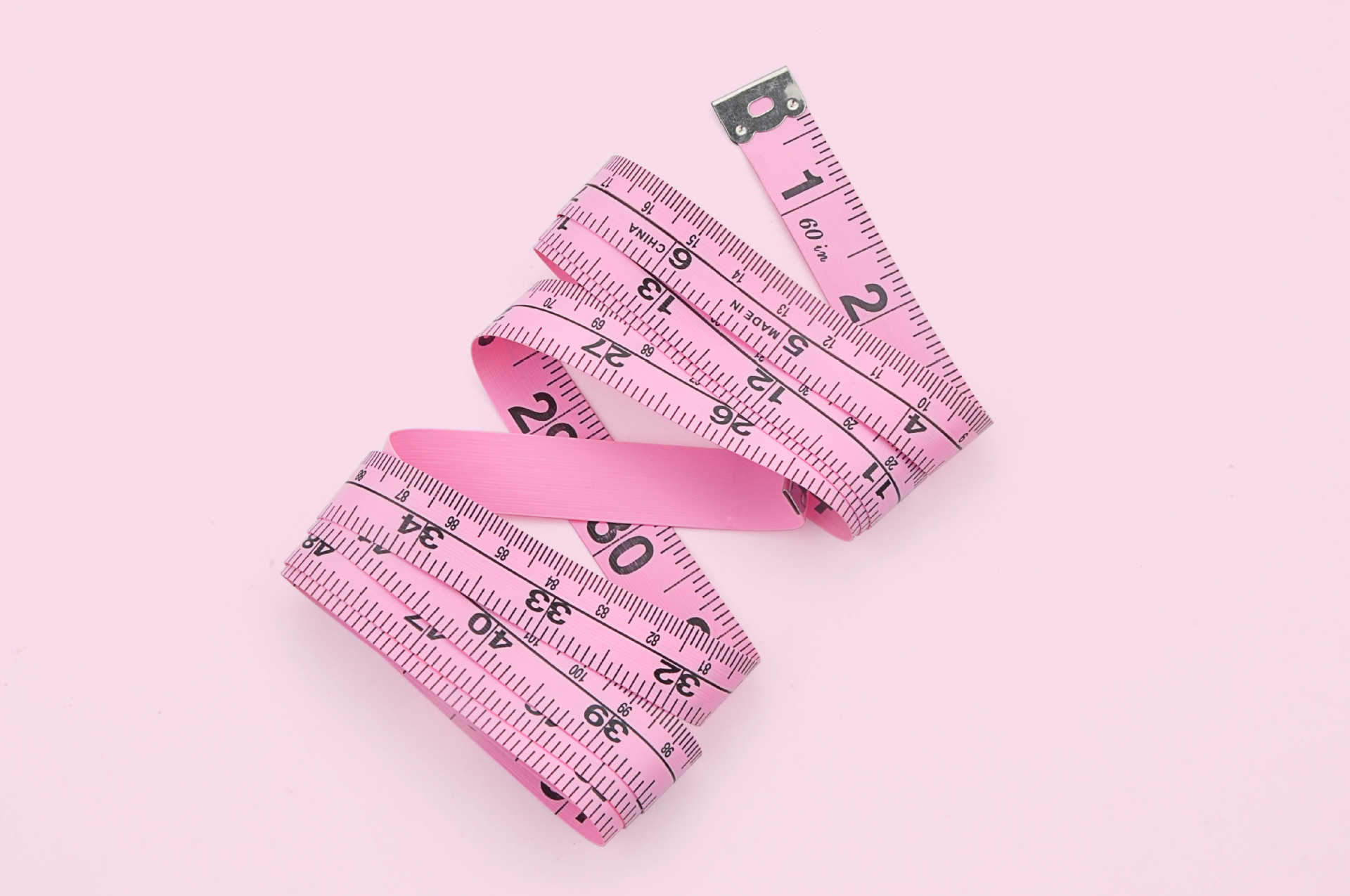 现货公分英寸软皮尺 粉色白色黑色pvc塑料软尺 量三围量衣裁缝尺-阿里