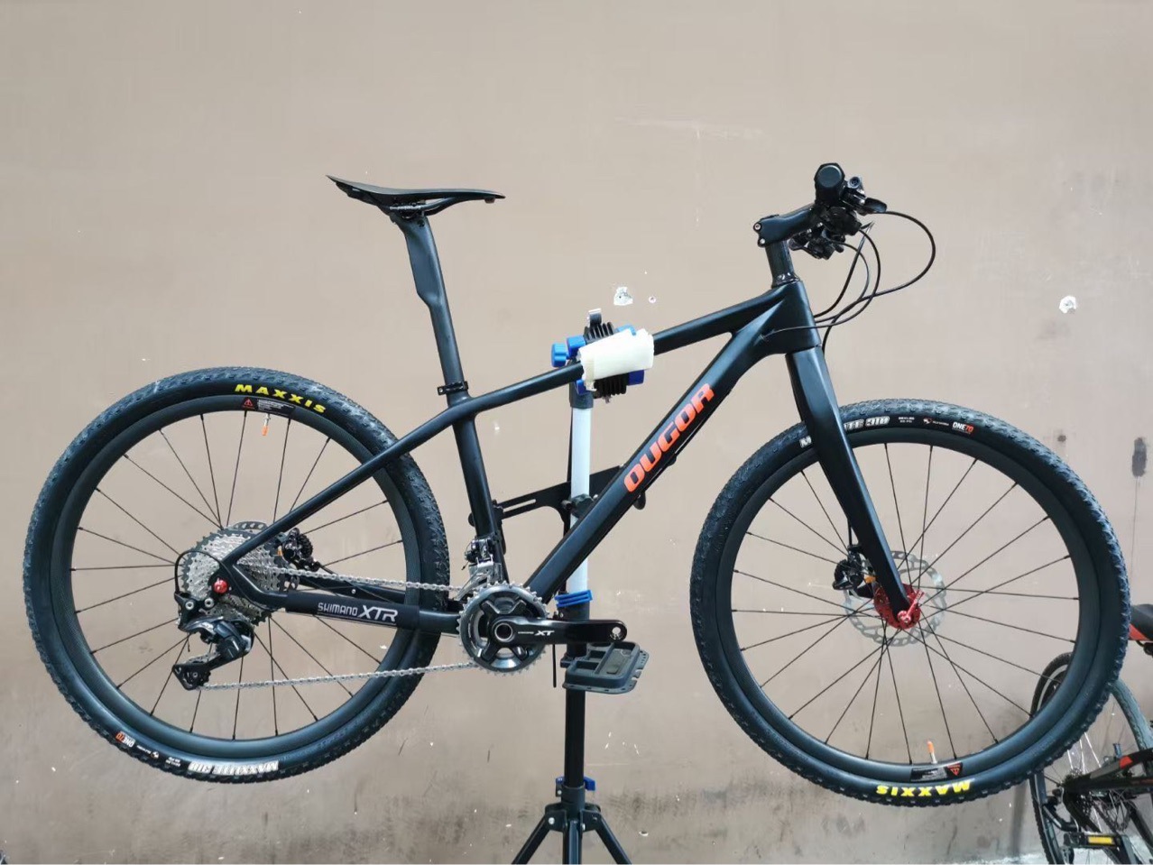 碳纤维山地车shimano套件双盘单盘碳纤维自行车专业赛车