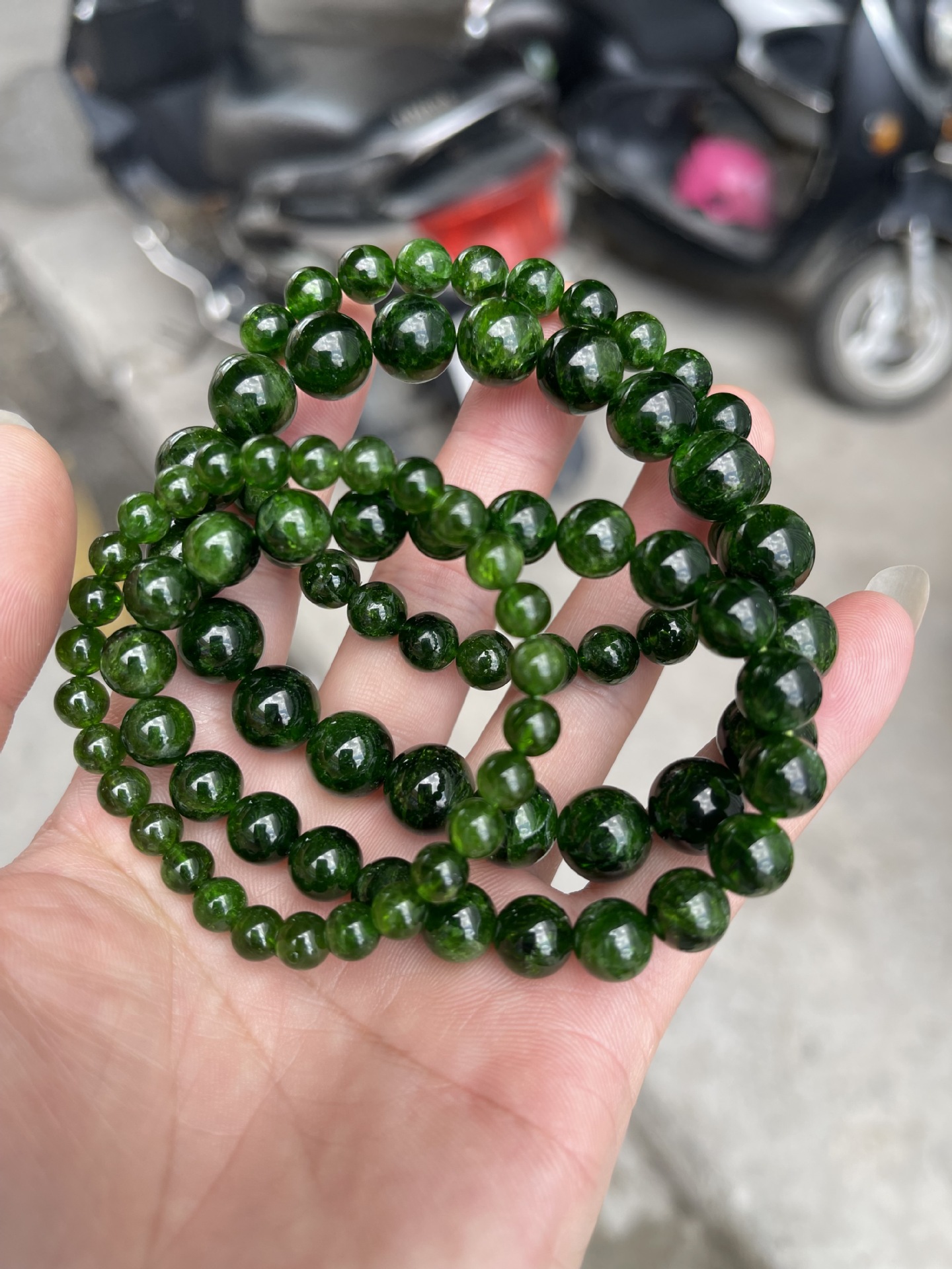 天然西伯利亚鉻透辉石手链女款单圈鲜绿哭泣石水晶手串女饰品