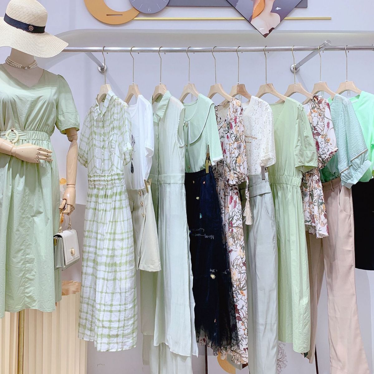 一二线品牌折扣女装货源尾货批发走份视频看货拿货咨询(长按复制)152