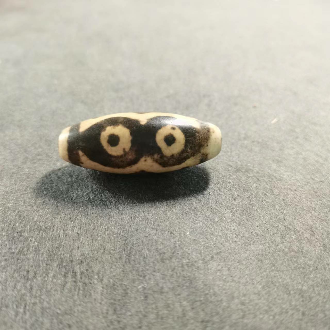 少有品种陈年至纯条灰色调三眼老玛瑙天珠dzi不规则古朴手工古珠